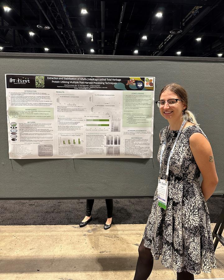 Alisa and poster for IFT 2023